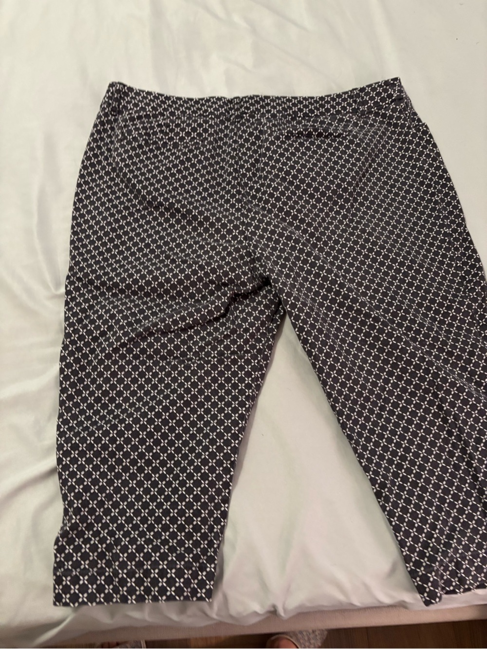 St. John's Bay Black and White Patterned Women's capris